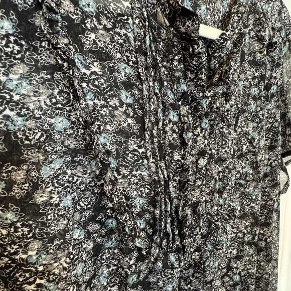 Torrid Size 1 Black Floral Sheer V-Neck Button-Up Top with Ruffle Front EUC Boho - Picture 2 of 8